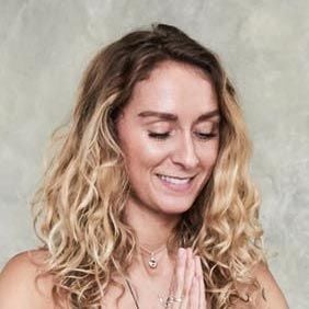 Yoga Instructor Online-Praxis Ready 4 Health: Physiotherapie, Heilarbeit, Gesundheitscoaching, Meditation & Gymnastik.